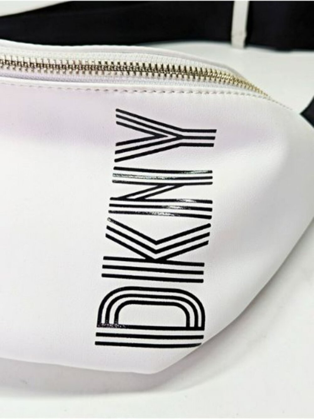 DKNY Tilly Unisex White Medium Zippered Sling Bag O/S (MSRP $148) - Picture 3 of 9